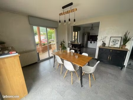 loue t4 dans maison atypique à seyssins avec jardin et piscine