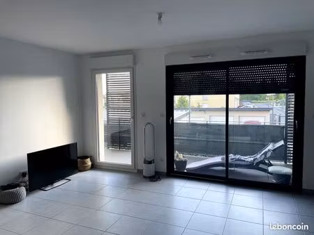 a louer augny - appartement f2 de 45 m² avec grande terrasse - loi pinel