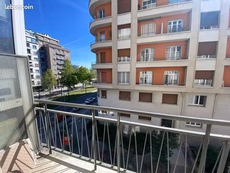 beau t2 meublé foch / ferrié