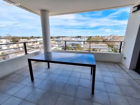 t2 meublé avec grande terrasse et garage 2ème ligne bail 10 mois