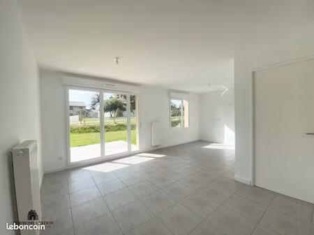 appartement 2 pièces de 45m² et terrasse de 149m²