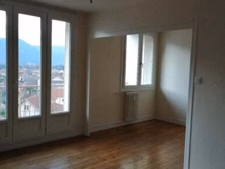 appartement 5 pièces 82 m²