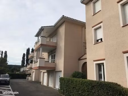 à louer – t2 meublé 48m² avec balcon et parking – hyper centre saint-jean