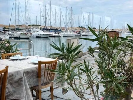 restaurant bord de mer