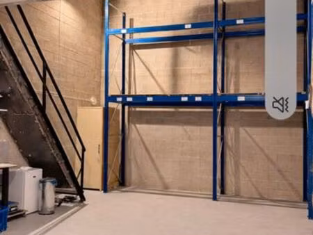 local d’activité entrepôt 115 m² – prêt à l’emploi – idéal artisan stockage lunel