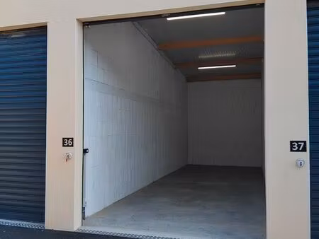 box / dépôt/ entrepôt / espace de stockage de 33m2