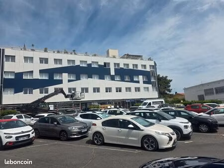 loue local professionnel dans un emplacement stratégique