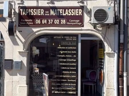 local 20m2 avec grand passage