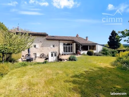 maison 12 pièces 240 m²