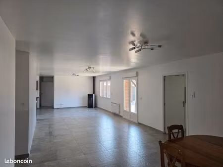 maison 9 pièces de 165m²