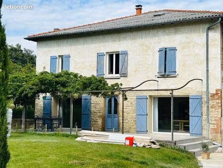 maison 180 m² avec piscine chauffée – 3 chambres – terrain sans vis-à-vis – proche vienne
