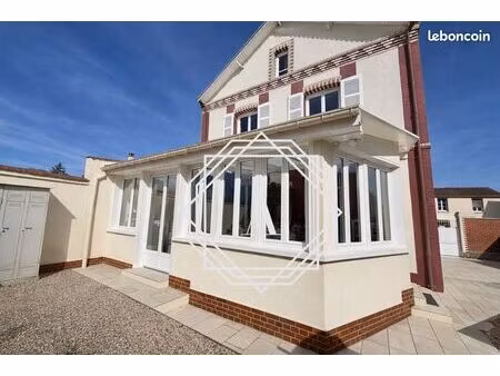 maison 6 pièces 165 m²
