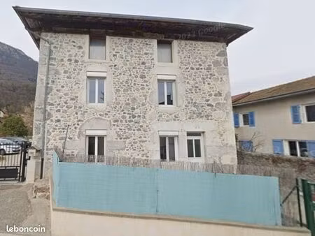 maison de village 3 pièces 76 m²