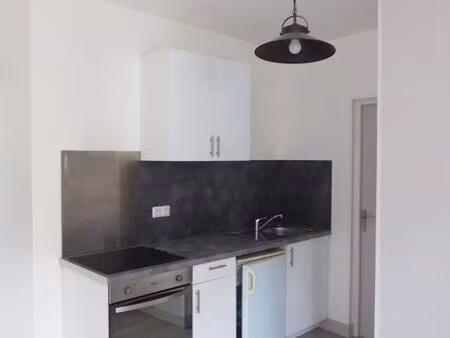 location d'un appartement t1 bis de 25 m² quartier montsort à alençon dans une rue calm