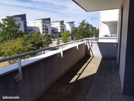 appartement meublé 3 pièces (67 m²) avec balcon (11 m2) - arrêt tramway terra botanica