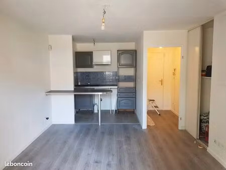 t2 35m² avec balcon  parking et piscine