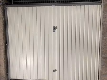 location parking / garde-meuble / box stockage - 30m3 - chambly