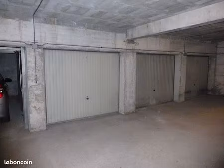 box uniquement pour voiture ou moto  creil quartier voltaire / proche gare