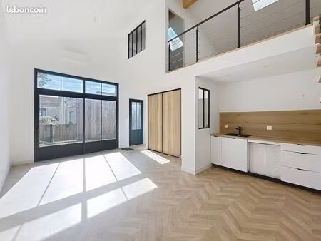 maison avec jardin – 3 chambres possibles –