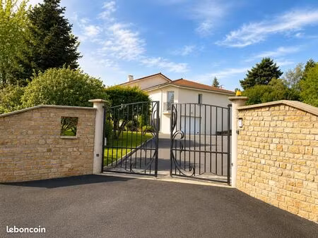 villa d’architecte rare – pièce cathédrale – vue dominante – bécizieux / saint-victor-sur-
