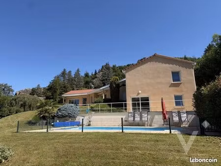 villa 220 m² saint-paul-en-cornillon