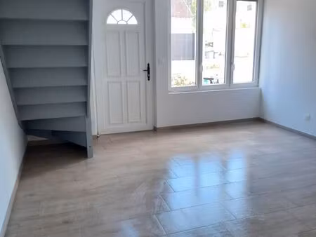lumineux t2 bis duplex avec jardin individuel