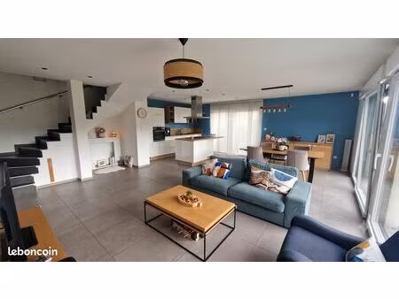 location grand f5 avec 3 chambres et jardin
