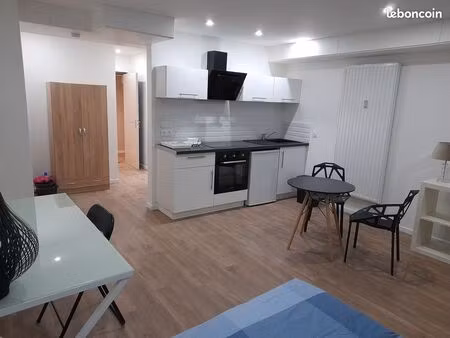 loue t1 meublé 30 m2 quartier sainte-thérèse + place de parking extérieure