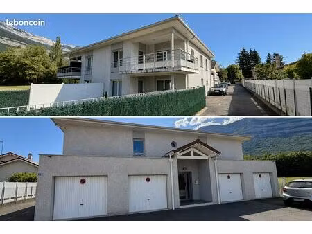 t3 70 m² avec balcon de 17 m²  garage motorisé inclus