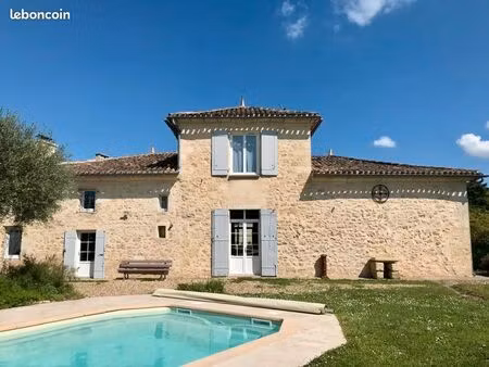 maison 8 pièces 262 m²