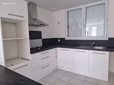 a louer maison t3 de plain-pied avec garage