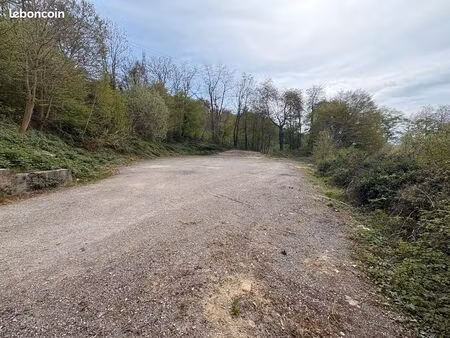 terrain de 1 375 m²