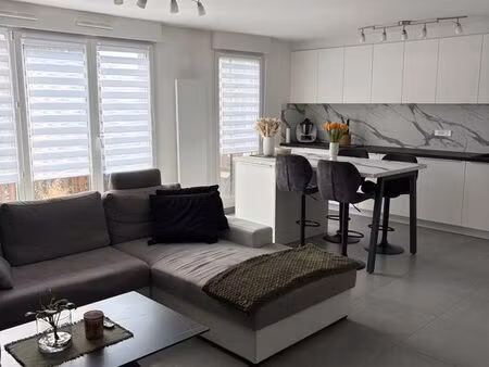 superbe t3 de 68 85 m² entièrement rénové – garage  parking et balcon – geudertheim