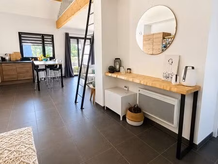t3 74 m² – hauts d’idron – 2019 – double extérieur + mezzanine – place de parking