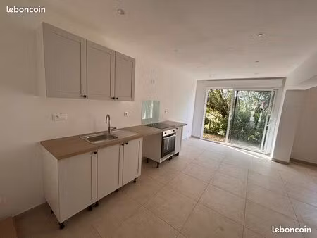 appartement t3  65m2  la suze sur sarthe