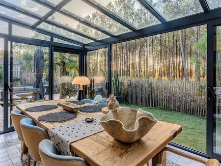 logement atypique avec vue sur la forêt