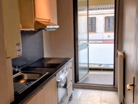 t2 à louer – toulouse busca – 43 5 m² – 669 + 95 charges – disponible 1er août (direct par
