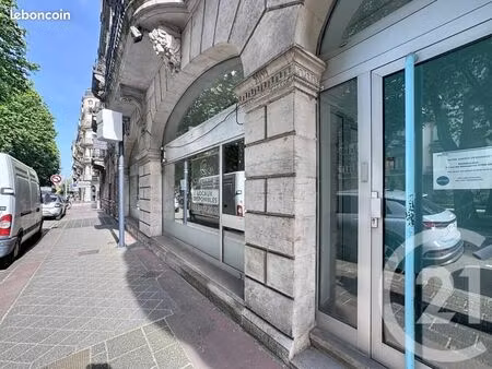 commerce 146 m²