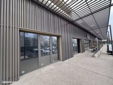 local commercial 142 m² saint-estève