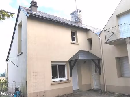 loue maison individuelle  82m2  dans hameau  7km de brissac