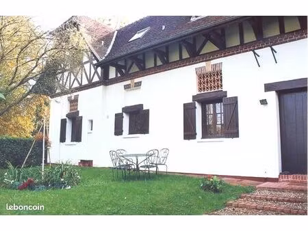 maison 3 pièces  1 chambre  à environ 5 minutes de la gare de clermont  dans un hameau pri