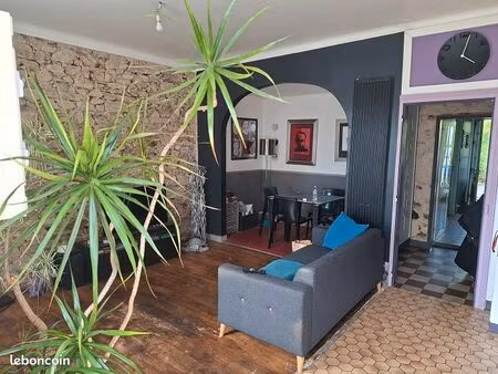 maison de : 107 m² et terrain de : 240m2