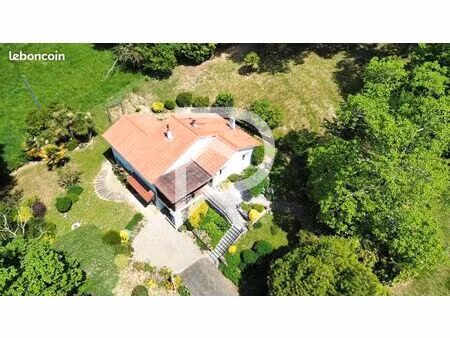 maison 7 pièces 140 m²