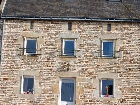 maison mitoyenne en pierres