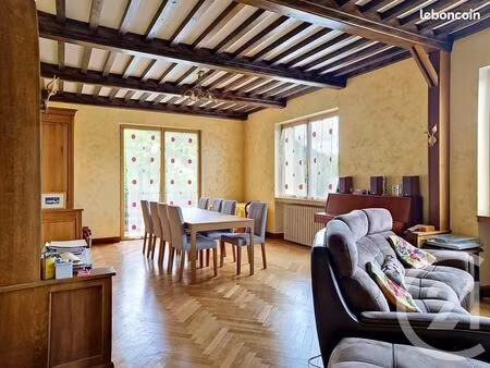 villa 7 pièces 167 m²