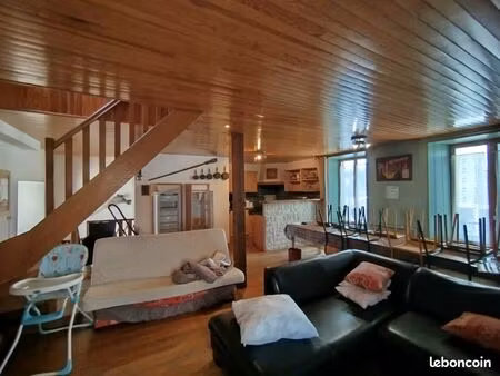 immeuble 160 m² besse-et-saint-anastaise