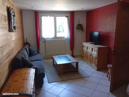 loue appartement entièrement meublé