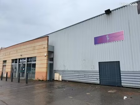 local commercial 159 m2