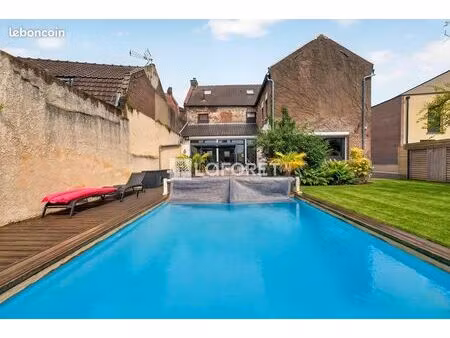 maison de ville 7 pièces 240 m²