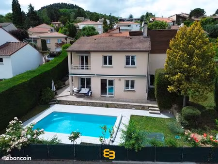 maison 5 pièces 140 m²